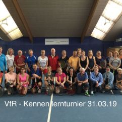 Alle Teilnehmer mit Turnierleitung (Gruppenfoto)